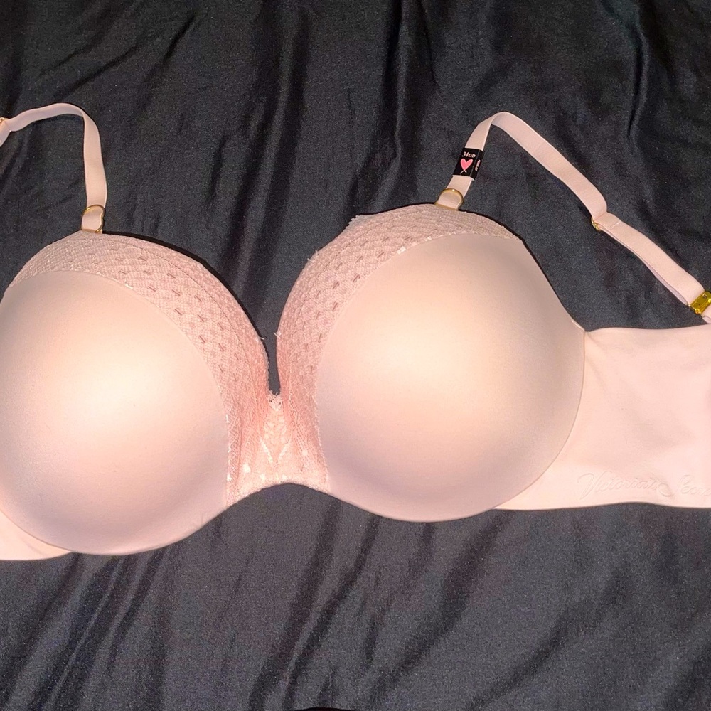 1 Victorias Secret NWT bra “Incredible by Victorias Secret-Perfect Shape” style